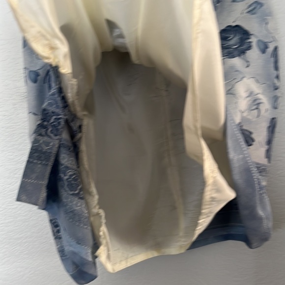 HILLARD & HANSON LIGHT BLUE FLORAL SKIRT SIZE 16 GREAT CONDITION. - Picture 4 of 6